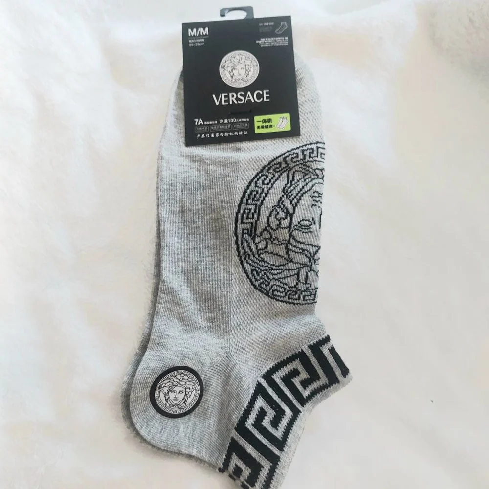 Women's Gray ankle Socks with Black accents. Women size 7-9.5